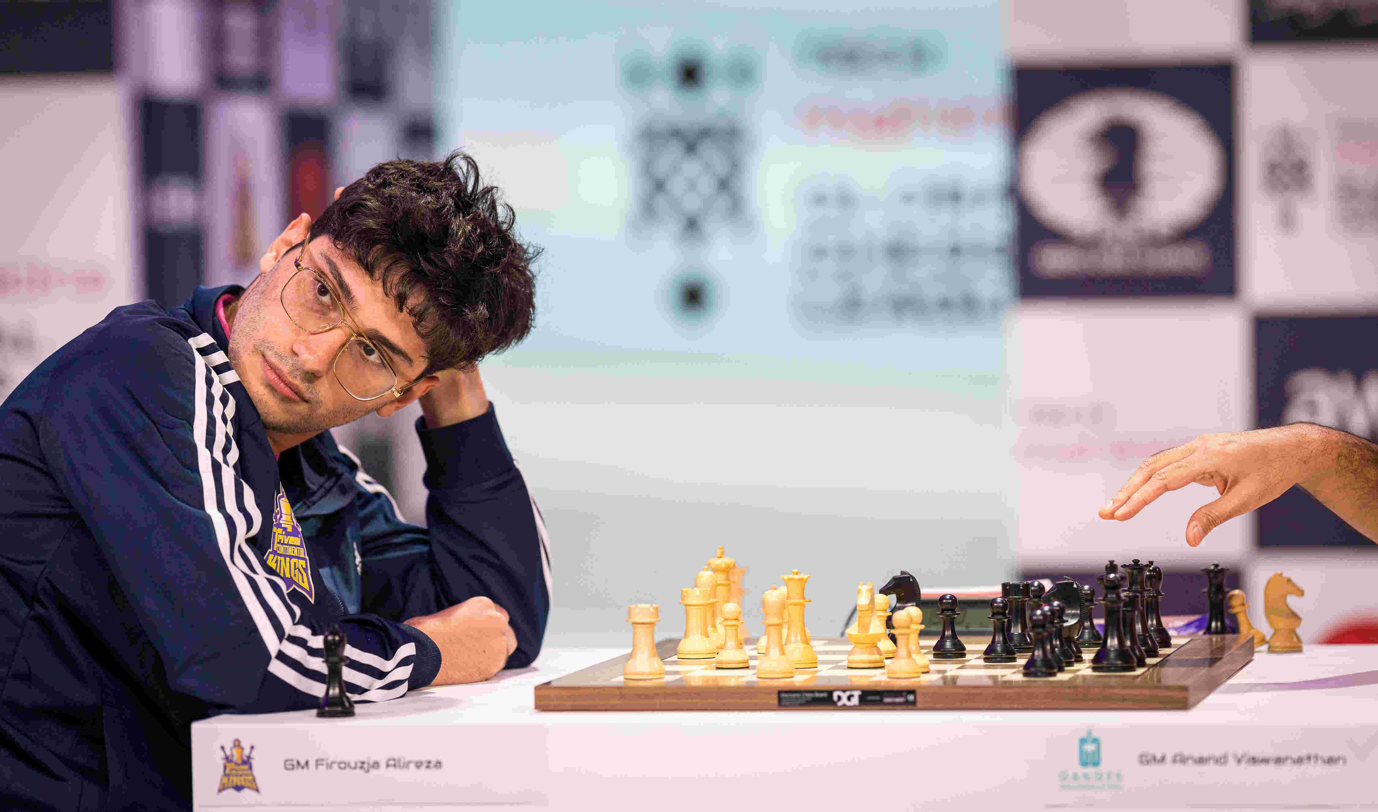 Firouzja beats Pranesh to lead after Round 1