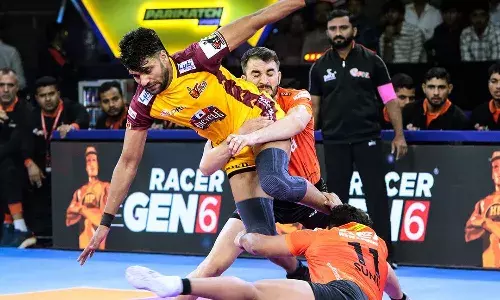 Pro Kabaddi League: Telugu Titan pip U Mumba, Delhi-Gujarat share spoils