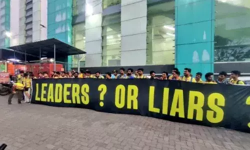 Kerala Blasters fans stage protest against club management