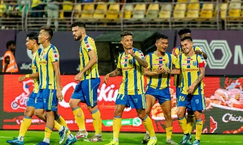 ISL: Kerala Blasters end losing streak, beat Mohammedan SC 3-0 - Talking points