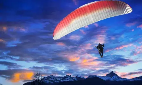Tourist and instructor die in Paragliding accident in North Goa