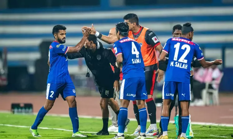 Watch: Sunil Chhetri’s quick free-kick sparks controversy as Bengaluru FC beat Jamshedpur Watch: Sunil Chhetri’s quick free-kick sparks controversy as Bengaluru FC beat Jamshedpur