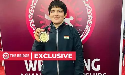 Manisha Bhanwala with her 2025 Asian Wrestling Championships gold medal