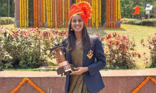 Jemimah Rodrigues receives the Shiv Chhatrapati State Sports Award Jemimah Rodrigues receives the Shiv Chhatrapati State Sports Award
