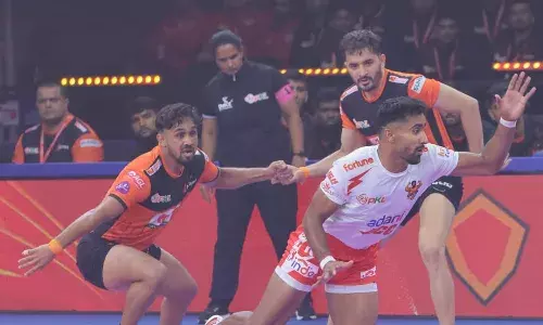 PKL 2025: U Mumba down Gujarat Giants in tiebreaks; UP Yoddhas beat Telugu Titans