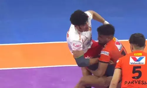 Sunil Kumar tackles Mohmmadreza Shadloui