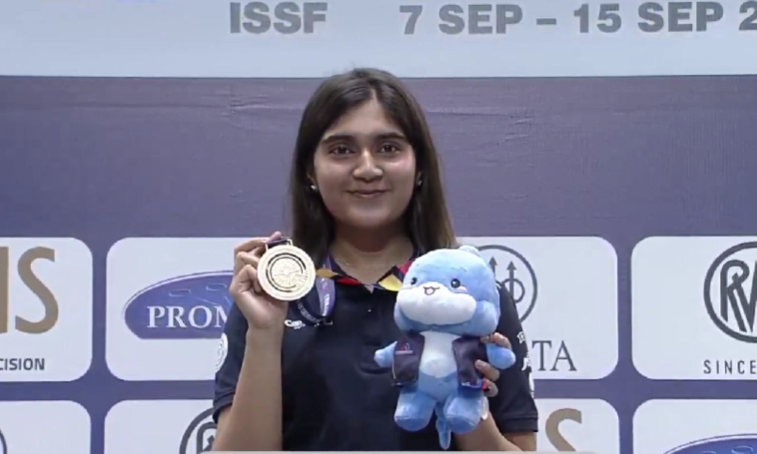 Esha Singh wins Munich World Cup gold with record-breaking performance Esha Singh wins Munich World Cup gold with record-breaking performance