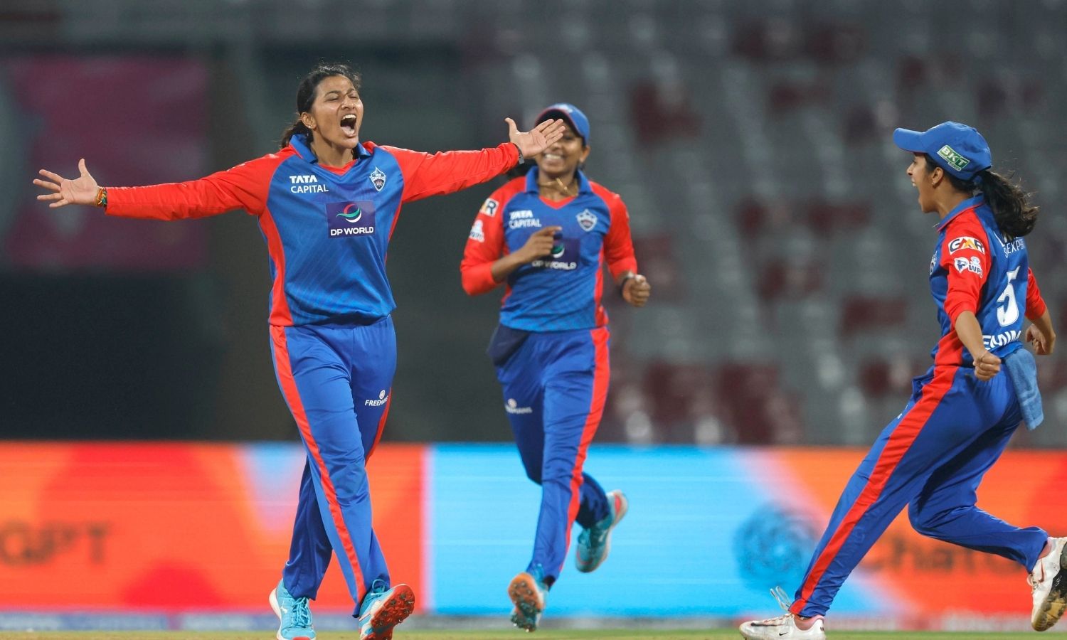 Delhi Capitals hold nerve to edge UP Warriorz in last-ball WPL thriller Delhi Capitals hold nerve to edge UP Warriorz in last-ball WPL thriller