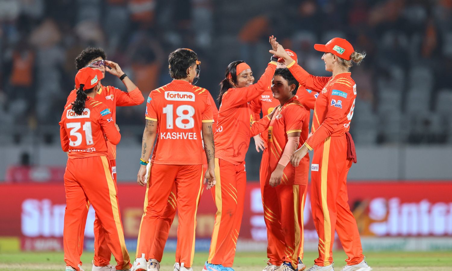 Gujarat Giants hold their nerve to defeat Delhi Capitals by 4 runs Gujarat Giants hold their nerve to defeat Delhi Capitals by 4 runs