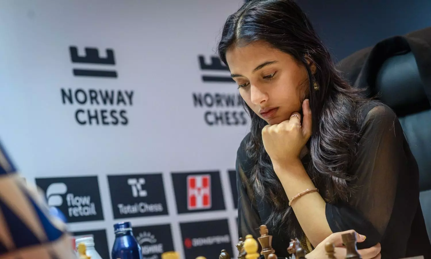 Norway Chess 2026: Divya Deshmukh takes sole lead; Gukesh beats Praggnanandhaa Norway Chess 2026: Divya Deshmukh takes sole lead; Gukesh beats Praggnanandhaa
