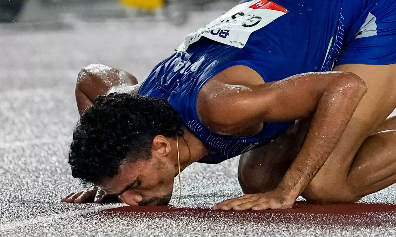 Gulveer Singh wins 5000m bronze to complete Asian Games medal hat-trick Gulveer Singh wins 5000m bronze to complete Asian Games medal hat-trick