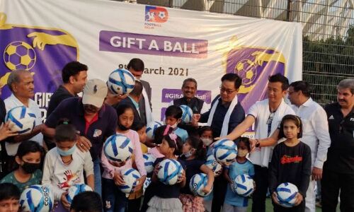 Kiren Rijiju Women Football New Delhi Gift A Ball