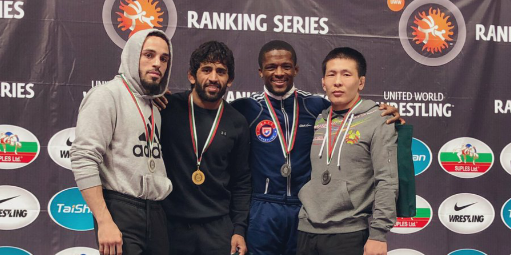 बजरंग पूनिया ने अभिनंदन को समर्पित किया अपना गोल्ड मेडल