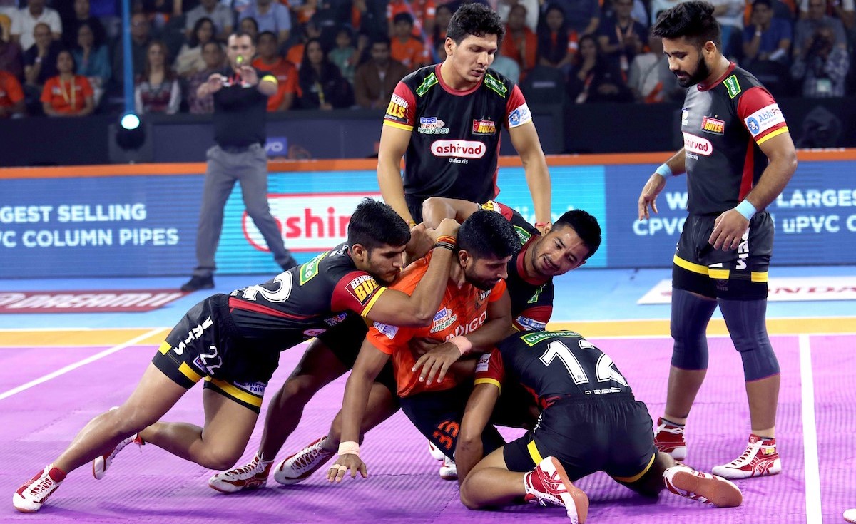 प्रो कबड्डी 2019: बेंगलुरु बुल्ज़ ने यू मुम्बा को 30-26 से हरा दिया