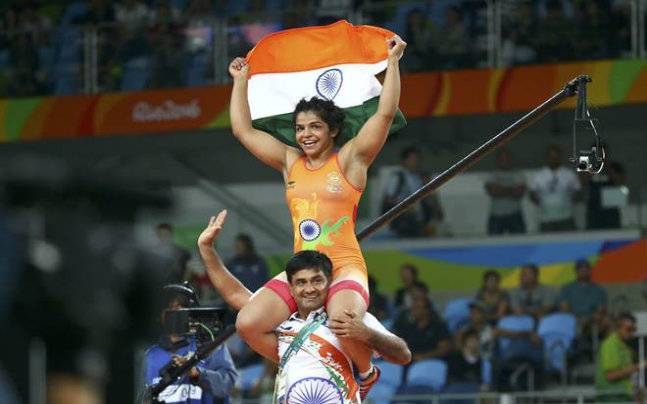 Sakshi won the bronze medal in wrestling in Rio 2016 Olympics (Image: HT)
