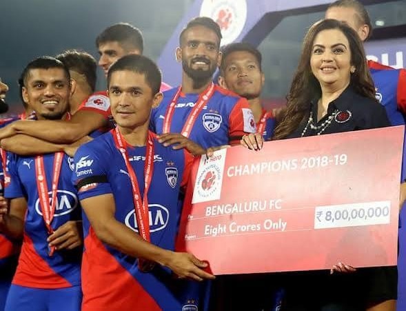 Nita Ambani with ISL 2018-189 Champions, Bengaluru FC
