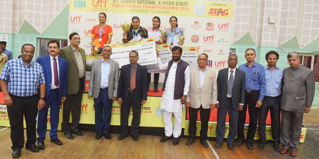 Sutirtha Mukherjee along with other medal winners at National Table Tennis championship. (Image: GSTTA)
