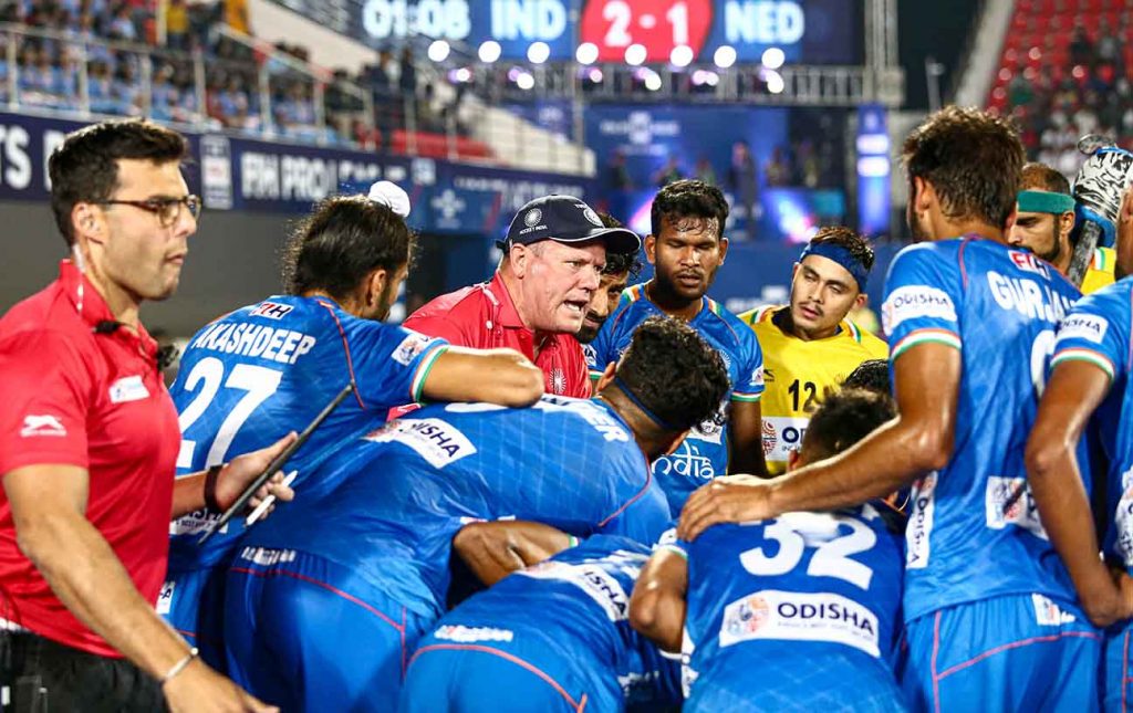 Graham Reid giving pep talk to his players (Source: Hockey India