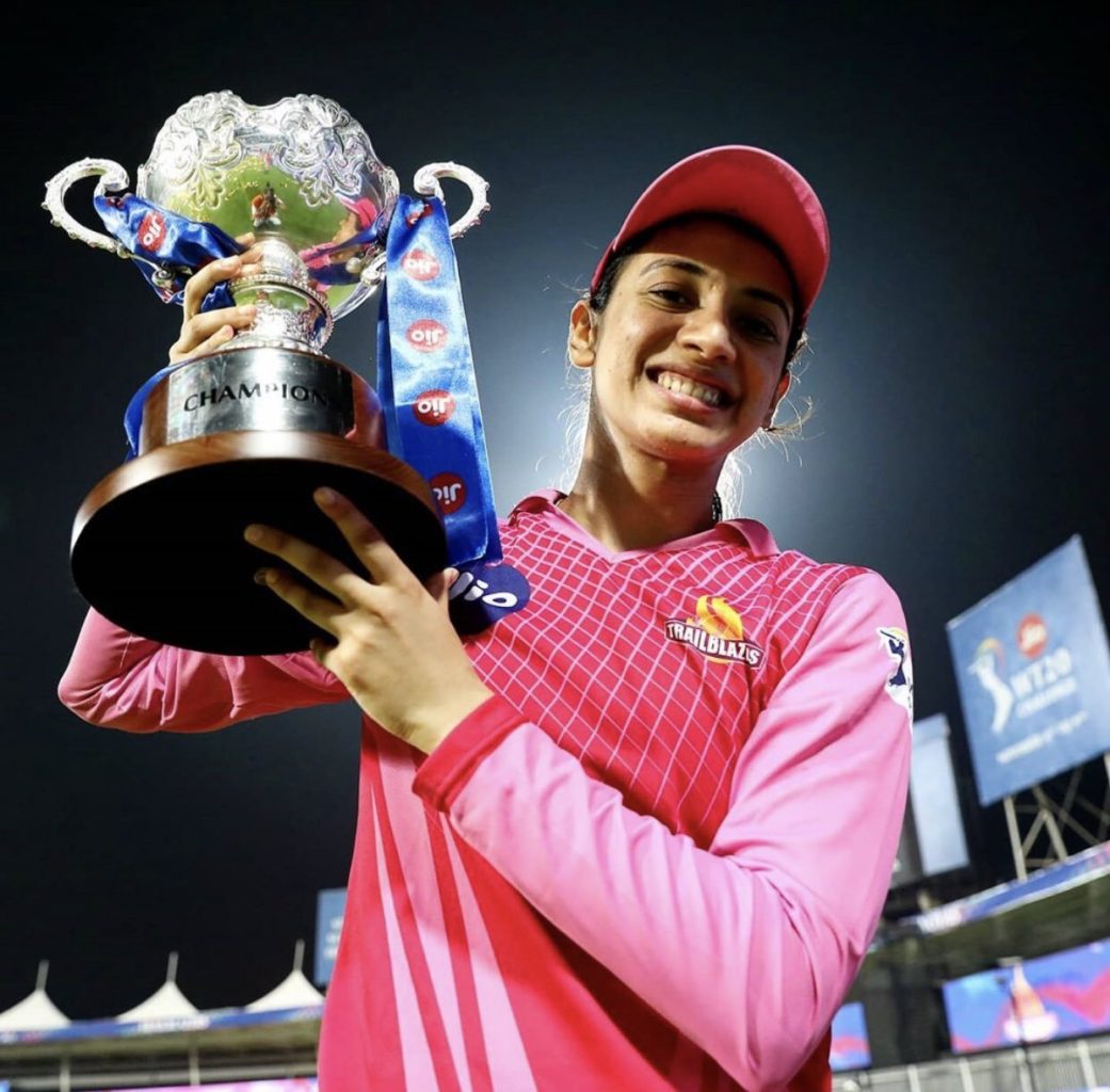 In the final against the defending champions, Smriti Mandhana scored an impressive 49-ball 68 (Source:IPL/Twitter)