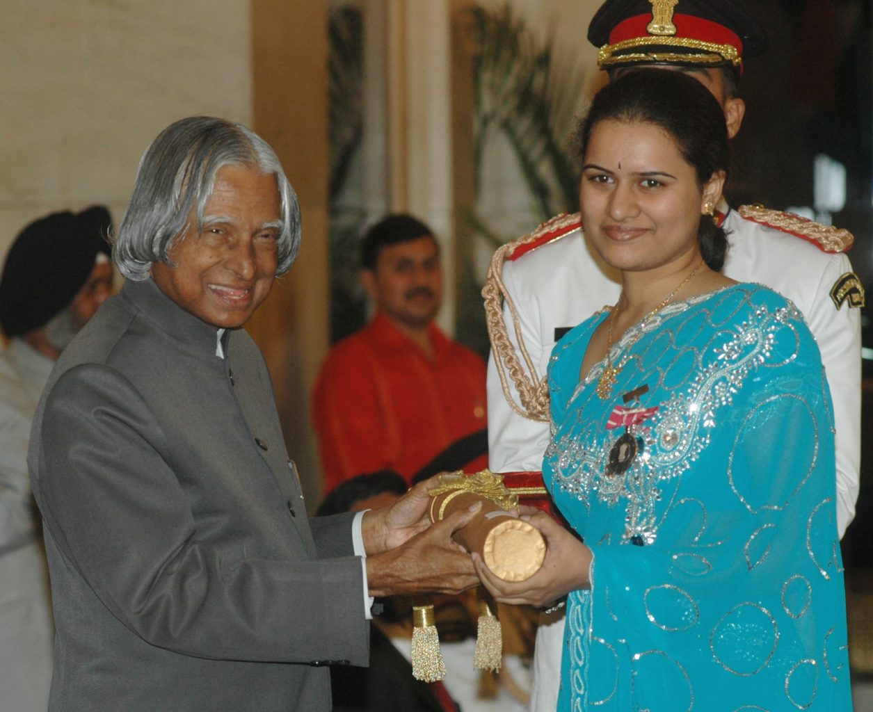 Koneryu Humpy receiving Padma Shree honour from former president of India, the late A.P.J. Abdul Kalam